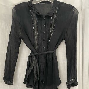 Elie Tahari 100% silk blouse